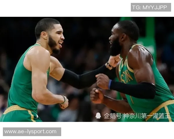 沃克谈离队原因：希望更多出场时间不后悔但不应在艰难时刻离开曼城