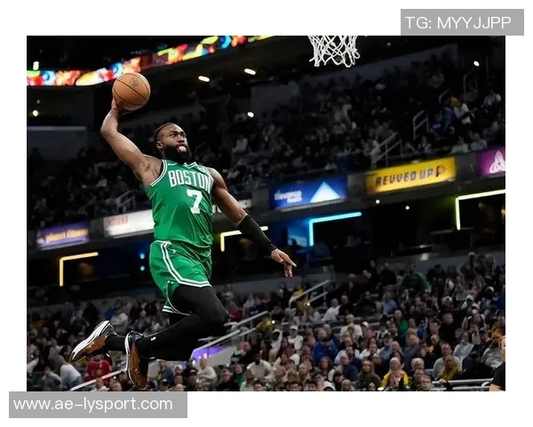 杰伦布朗半场表现出色独得12分助球队领先正负值高达24