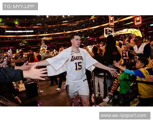 小里弗斯分析老詹在湖人角色转变为何需无球打法而非持球核心