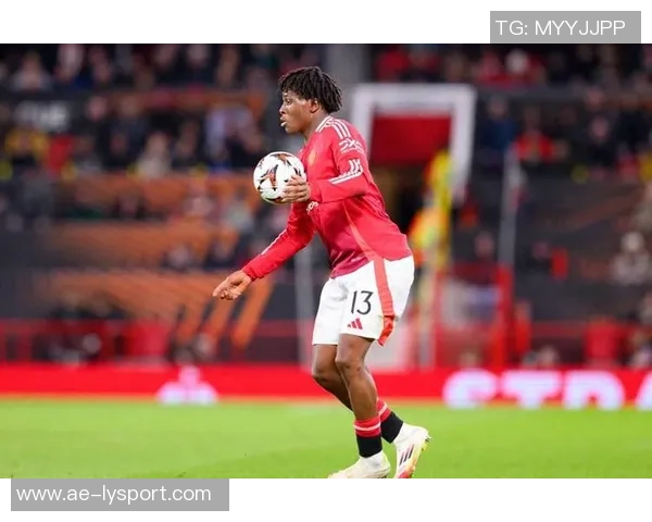 曼联对雷恩18岁前锋梅特表现出兴趣但冬窗引进可能性不大 曼联对雷恩18岁前锋梅特表现出兴趣但冬窗引进可能性不大