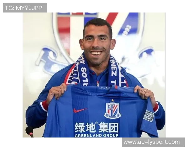 特维斯重返博卡主场获赠纪念球衣感动不已重温昔日辉煌